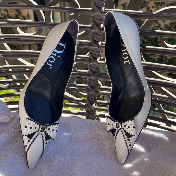 Christian Dior White/Black Leather And Patent Studded pumps - Picture 13 of 15